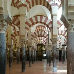 Cuantas columnas tiene la Mezquita de Córdoba Explorando su arquitectura única